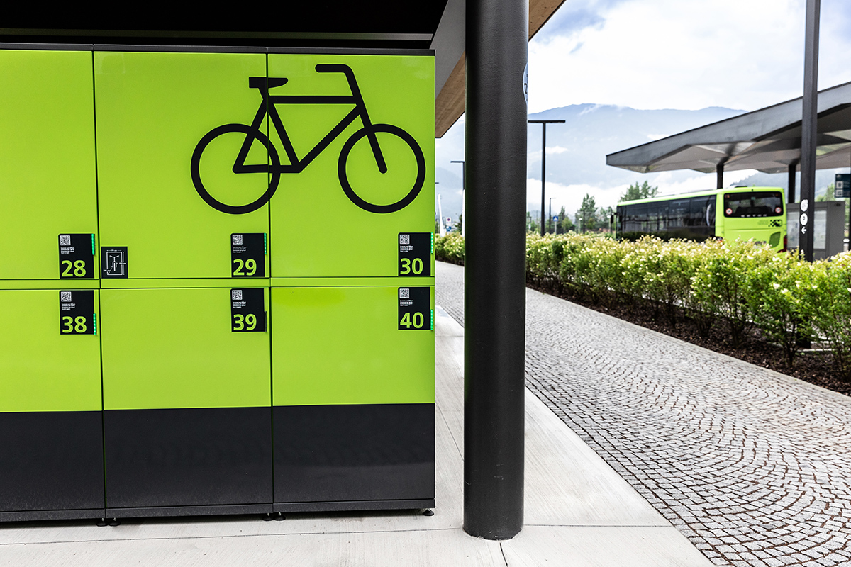 Visual representation of the seamless integration between BikeBox facilities and Südtirolmobil's Mobility as a Service offerings.